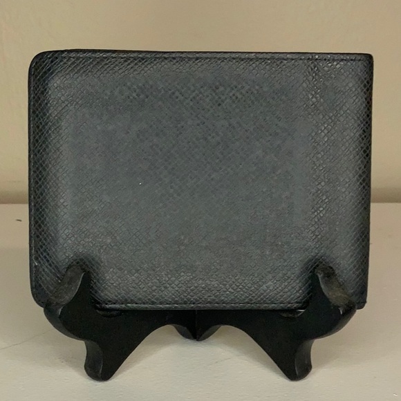 Louis Vuitton Taiga Bifold Wallet in Black Grained Leather (4.5" x 3.5") - Picture 4 of 11